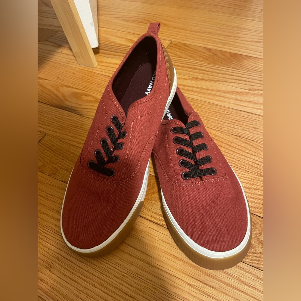 Old navy never worn red sneakers kids size 6